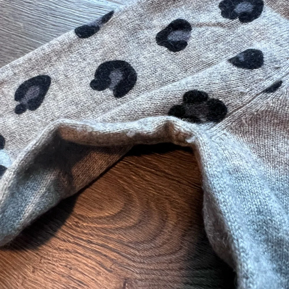 Halogen Nordstrom 100% cashmere gray animal print sweater Small S